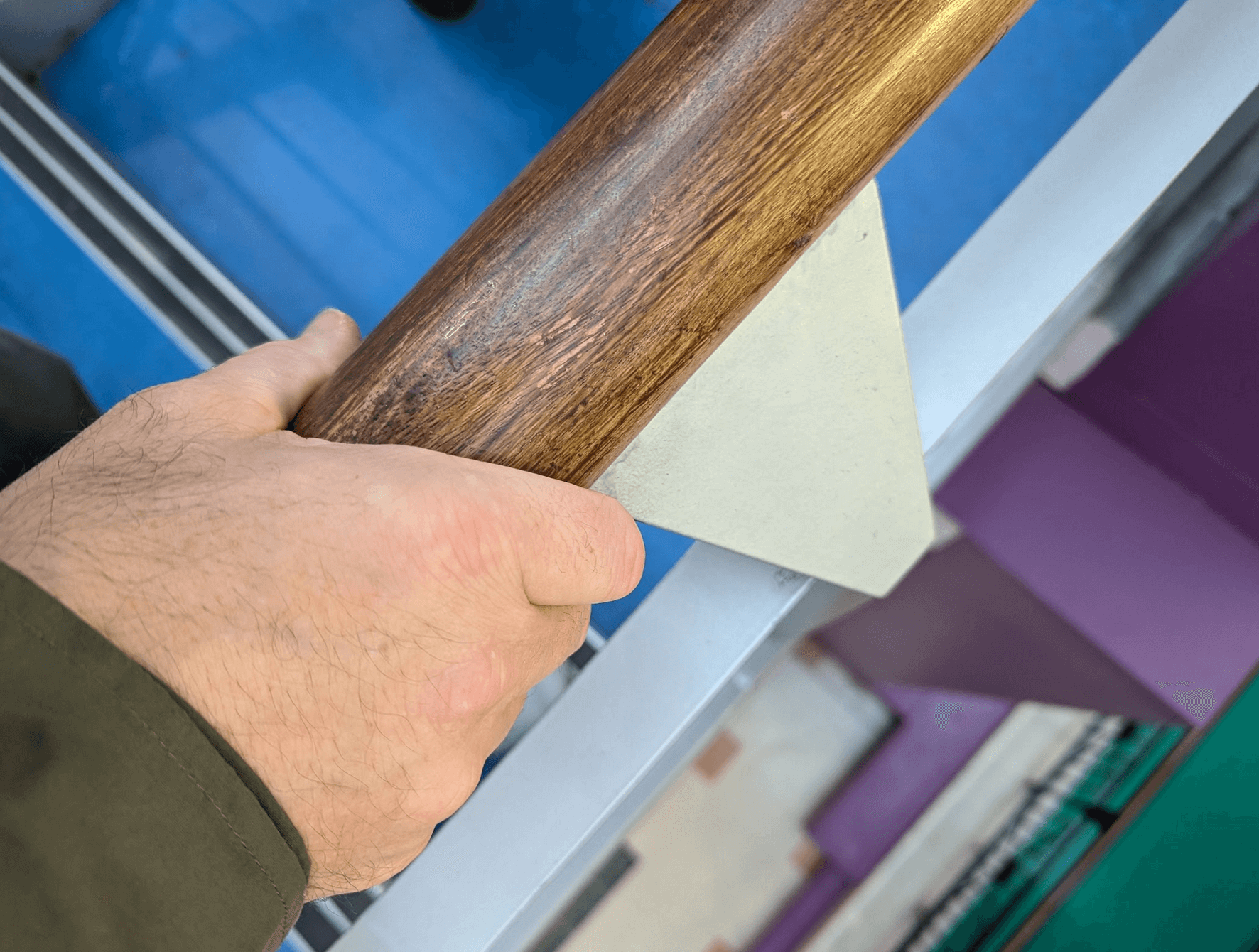 Friendly handrail support closeup of the razor blade